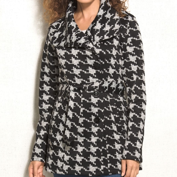 Roz & Ali Jackets & Blazers - Roz & Ali Houndstooth Coat